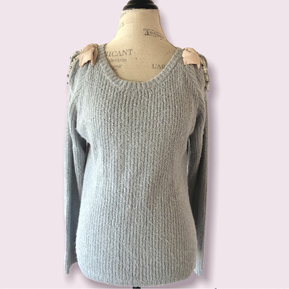 Knitted Long Sleeve Cold Shoulder Pullover Sweater Medium